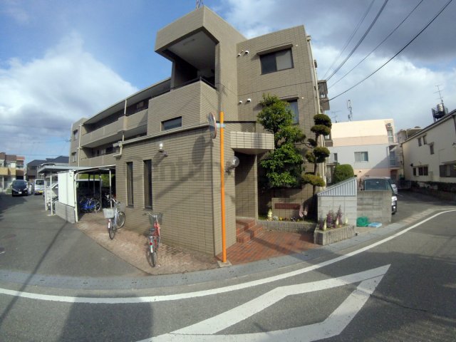 プラザファミール