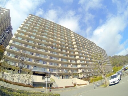 ジャルダン宝塚中山台弐番館B棟外観写真