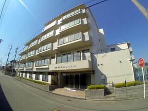 ホワイトボックスパート2外観写真
