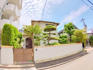中山寺１丁目貸家外観写真