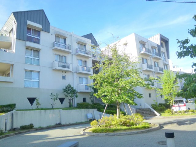 グリーンヒルズ東山台114号棟