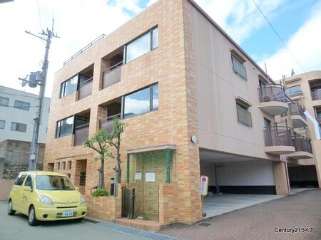ロイヤルメゾン逆瀬川外観写真