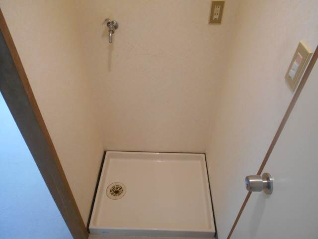 物件内観写真13　(室内洗濯機置場)