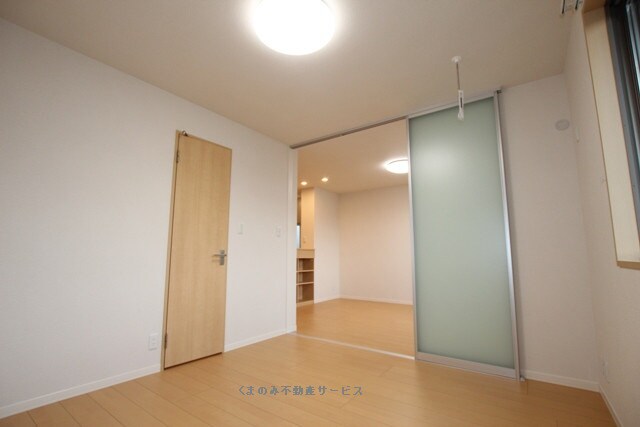 物件外観写真3　(落ち着いたロビーです
スリーゼハイツ　203号室　2017年)