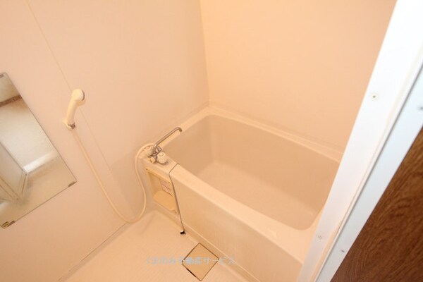 浴室(お風呂で日々の疲れを落としましょう
コーポK&K　102号室)