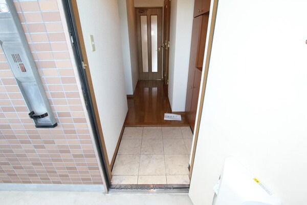 玄関(きれいな玄関です
アドバンス三本松　404号室　2024/9)