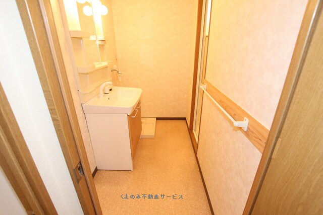 物件内観写真21　(コンパクトで使いやすい洗面所
アドバンス三本松　404号室　)