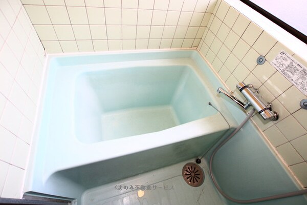 浴室(コンパクトで使いやすいお風呂です
メゾン三芳201号室　20)