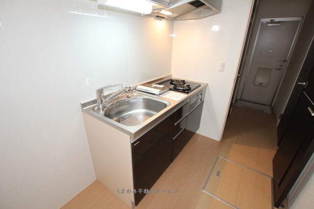 物件外観写真2　(キッチンでお料理をお楽しみください
サン=ミシェル103号室)