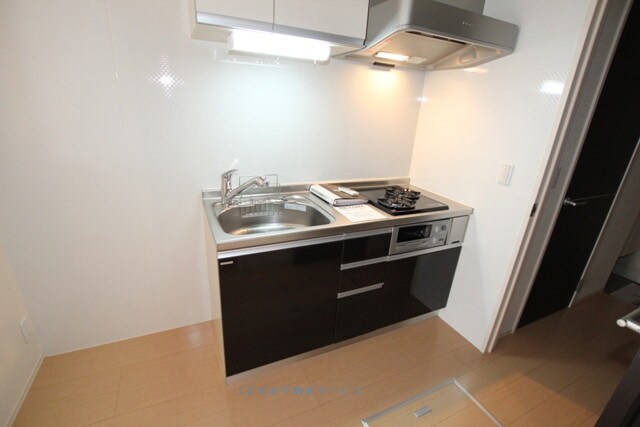 物件内観写真4　(使いやすいキッチンです
サン=ミシェル103号室　2013/)