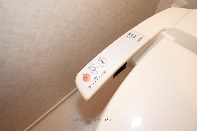 物件内観写真12　(温水洗浄暖房便座
サン=ミシェル103号室　2013/4/5)