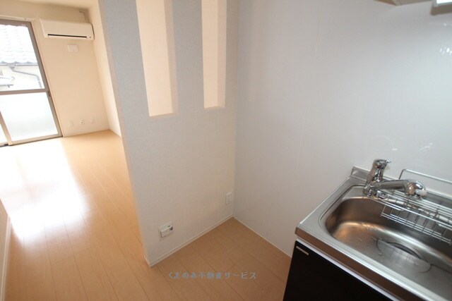 物件内観写真18　(冷蔵庫置き場スペース
サン=ミシェル103号室　2013/4)