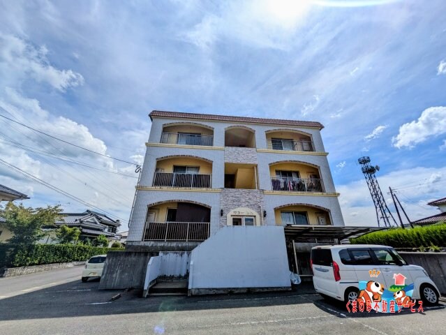 物件外観写真1　(外観もきれいです)