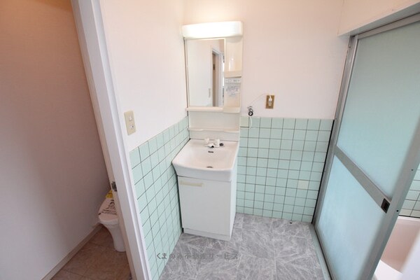 洗面・脱衣所(脱衣スペースもあります
メゾンクマガエ　106号室　2025)