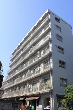 マンション白金苑外観写真
