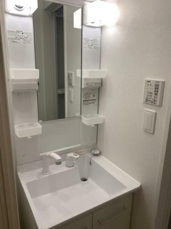 独立洗面台