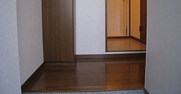 内装他