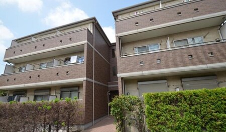 ユグランス北浦和外観写真