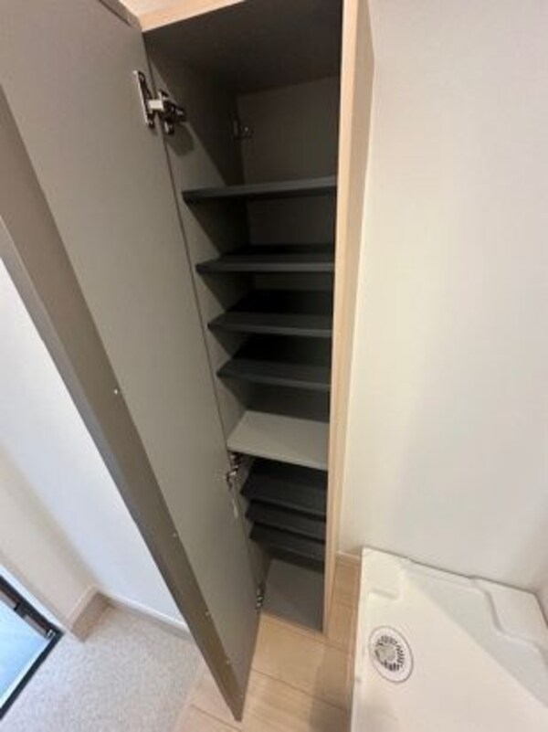 玄関(別部屋参考写真となります)
