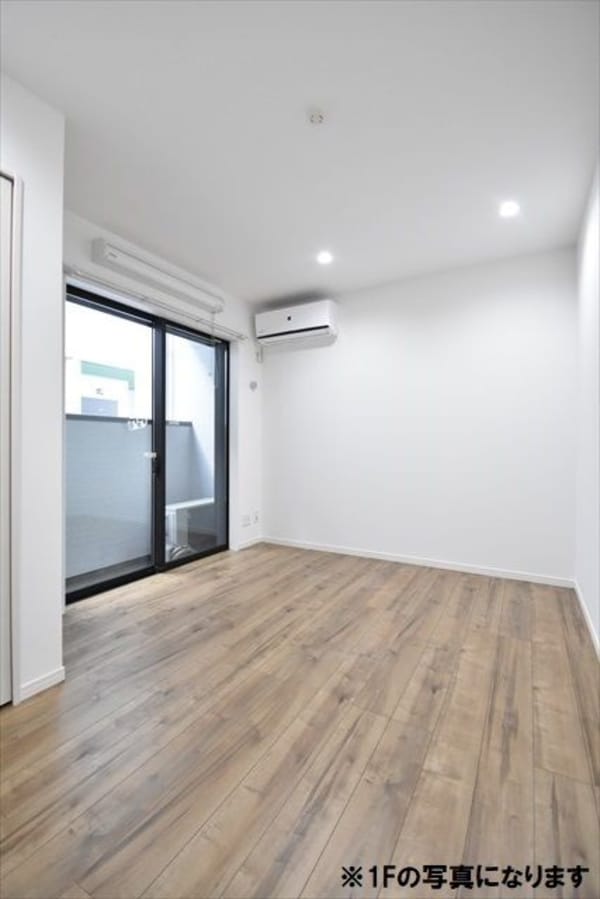 居室(別部屋参考写真となります)