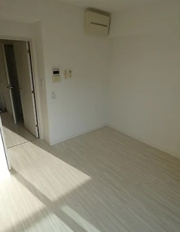 居室(※同建物別部屋参考写真)