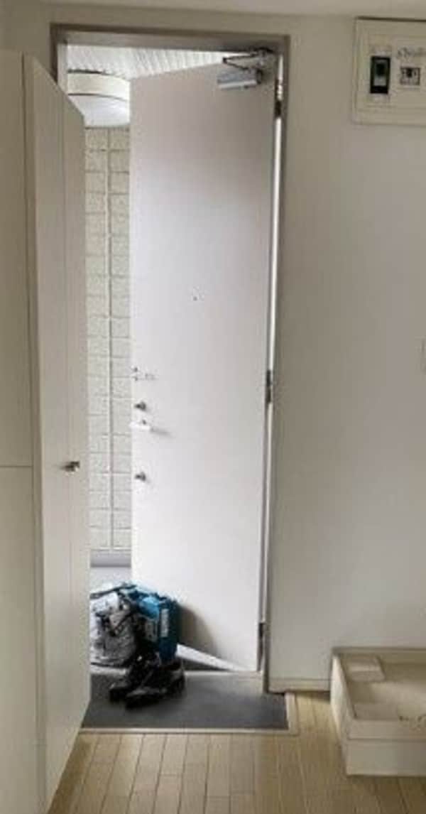 玄関(別部屋参考写真となります)