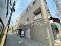 M′s court