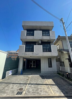 サンダ・エム・イー・マンション外観写真