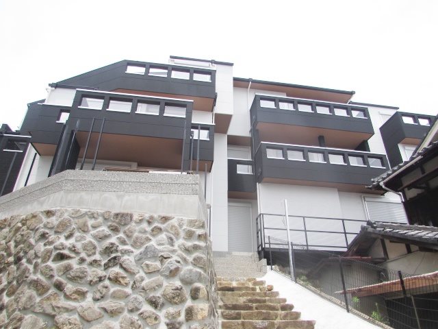 ＬＯＨＡＵＳ雲雀丘山手
