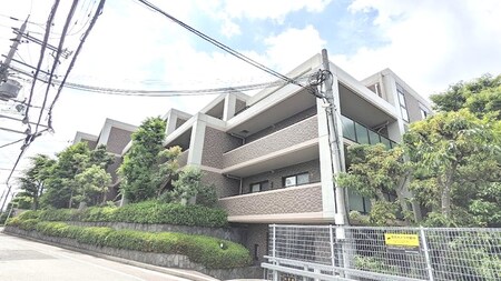 グランブウェール雲雀丘外観写真
