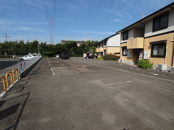 駐車場(敷地内に駐車場有ります。)