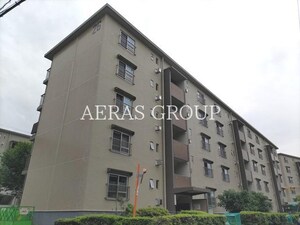 西小中台団地26号棟外観写真