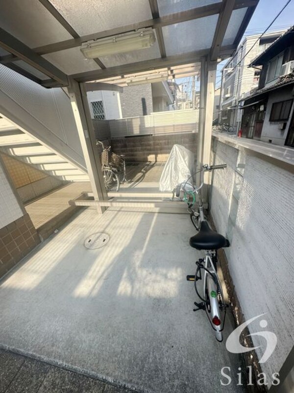 敷地内/建物