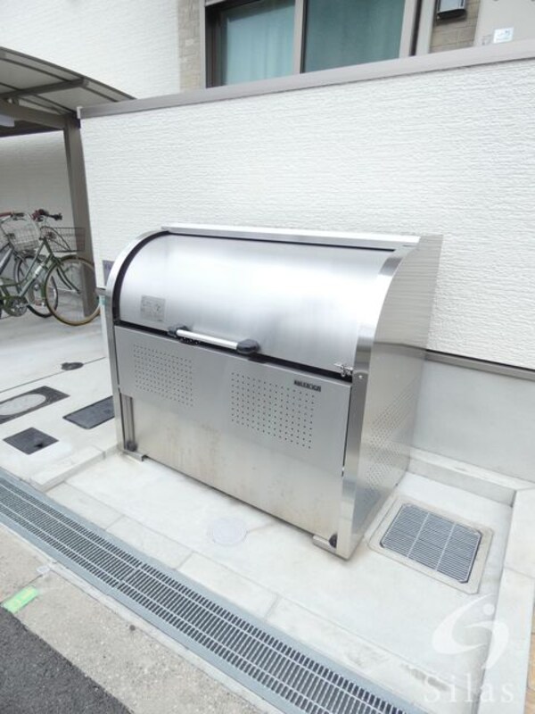 敷地内/建物