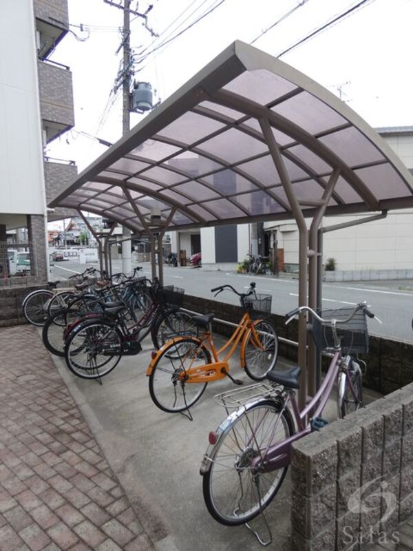 敷地内/建物