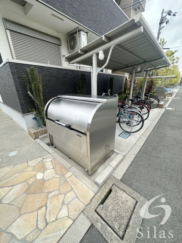 敷地内/建物