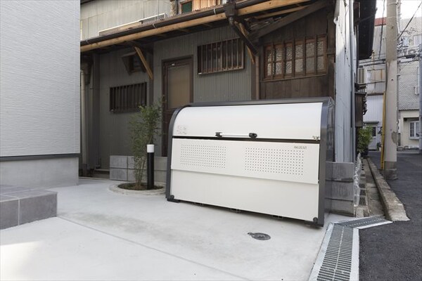 敷地内/建物