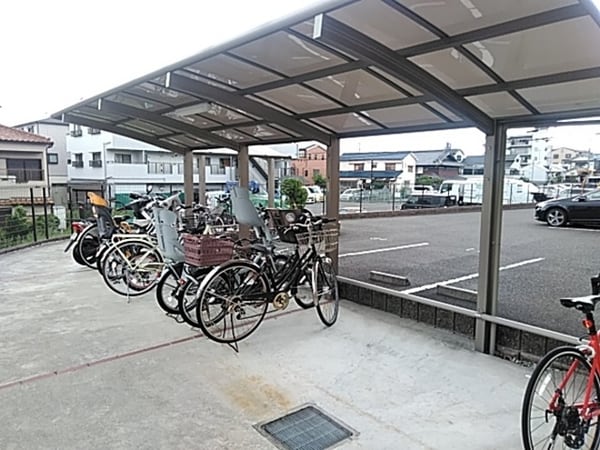 敷地内/建物