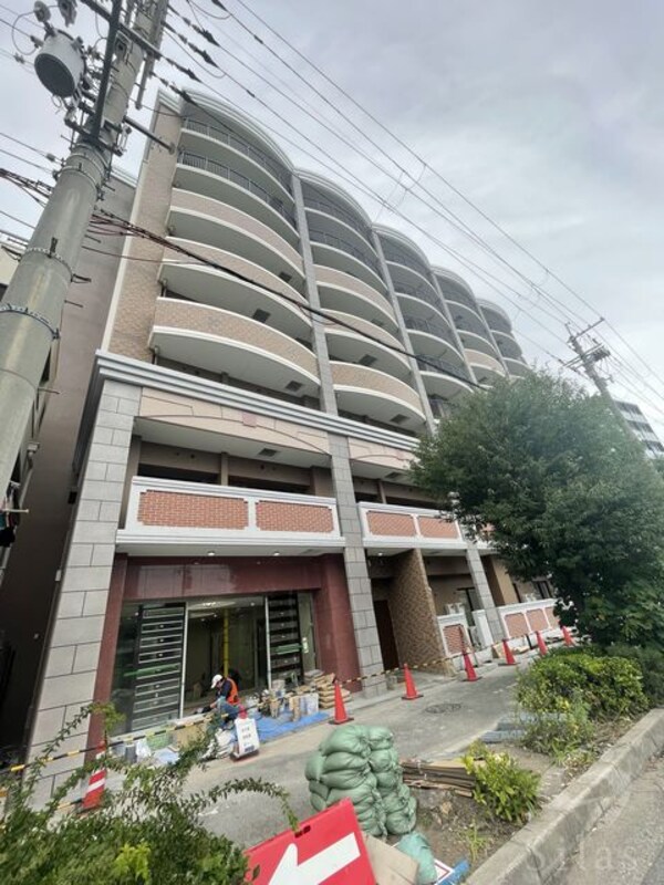 建設中