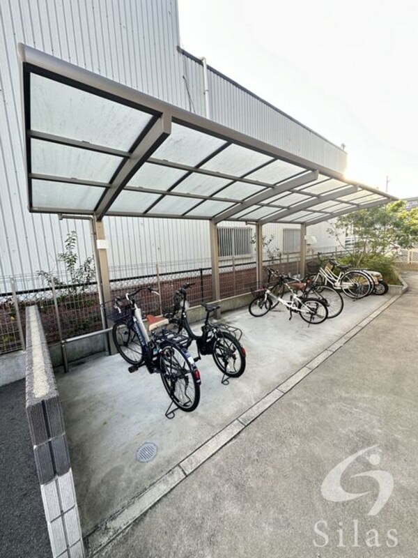 敷地内/建物