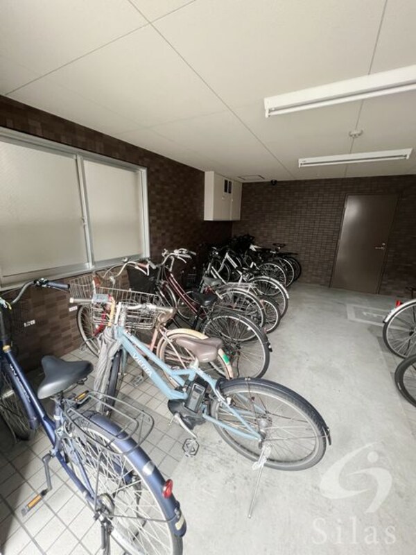 敷地内/建物
