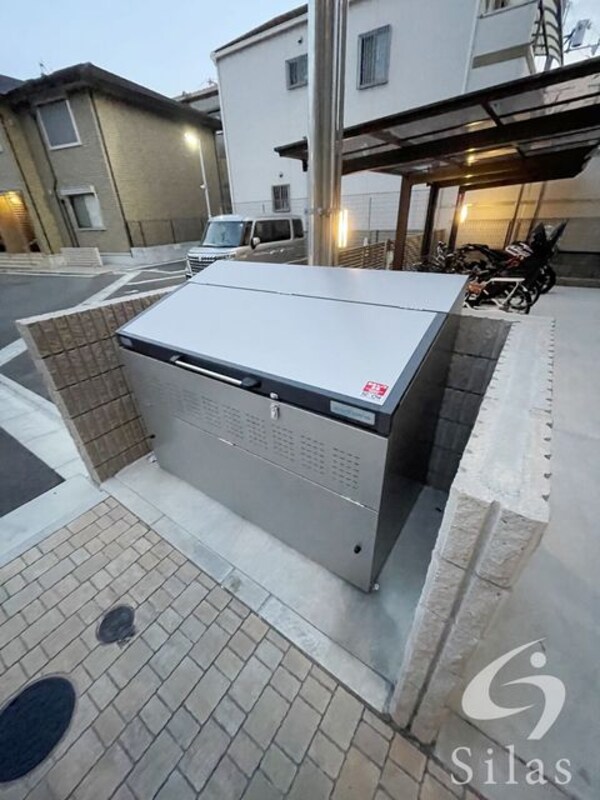 敷地内/建物