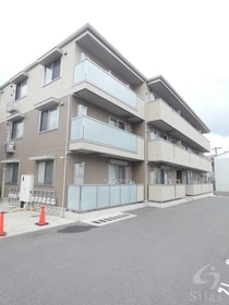 大阪環状線 桃谷駅 3階建 築7年の外観写真