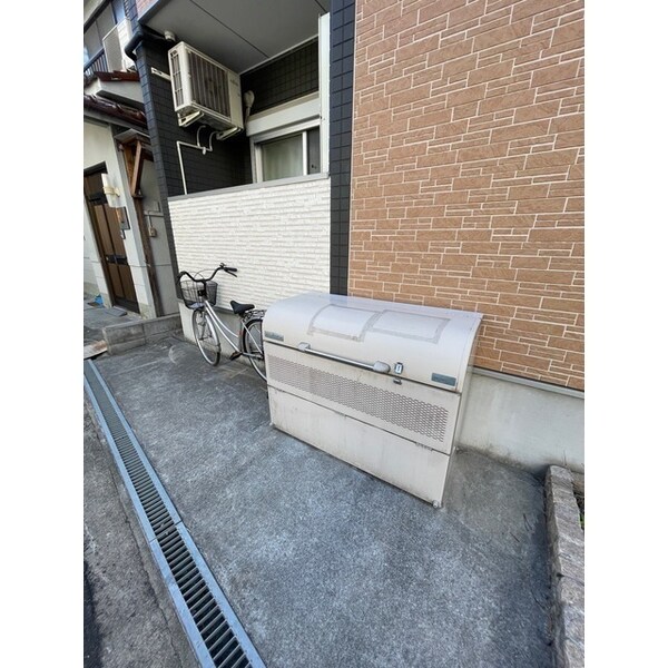 敷地内/建物