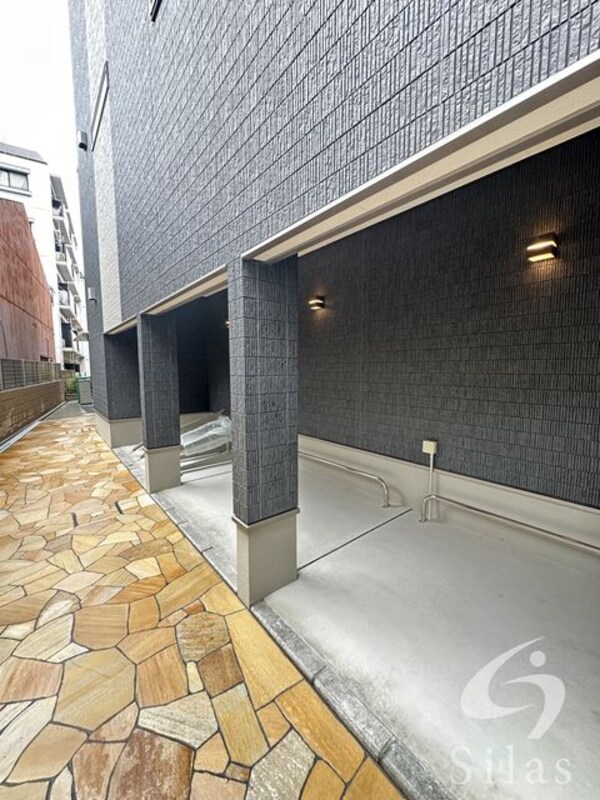 敷地内/建物