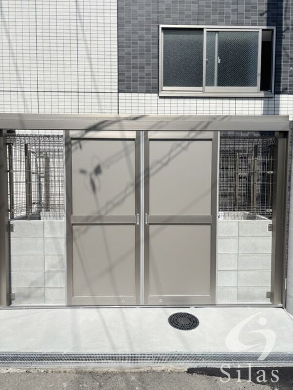 敷地内/建物