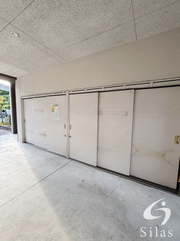 敷地内/建物