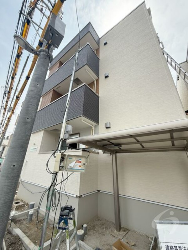建設中