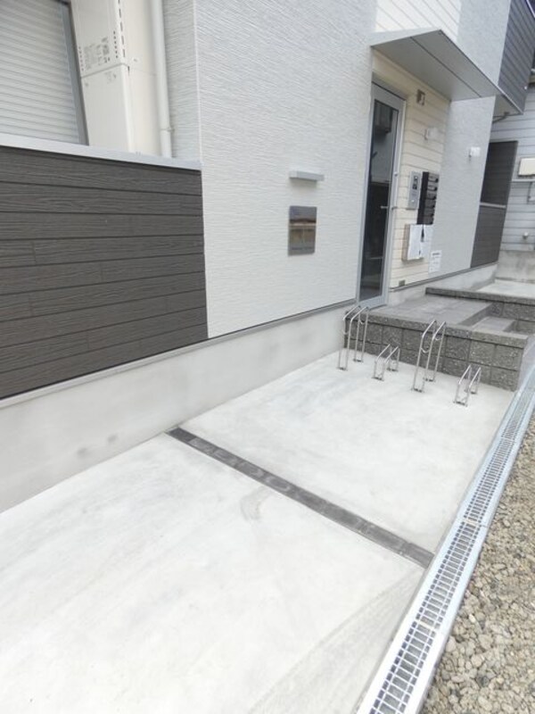 敷地内/建物