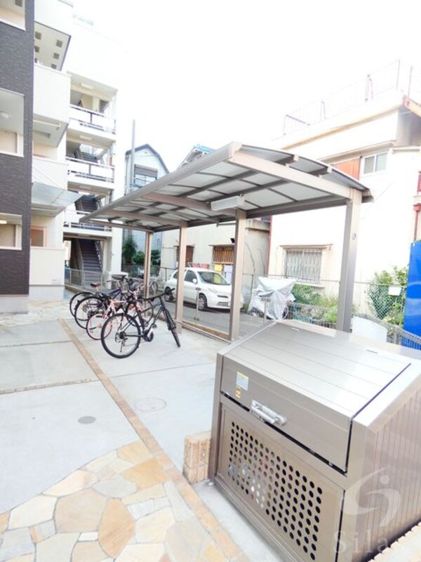 敷地内/建物
